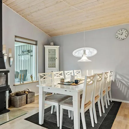 בית נופש Amazing In With Sauna